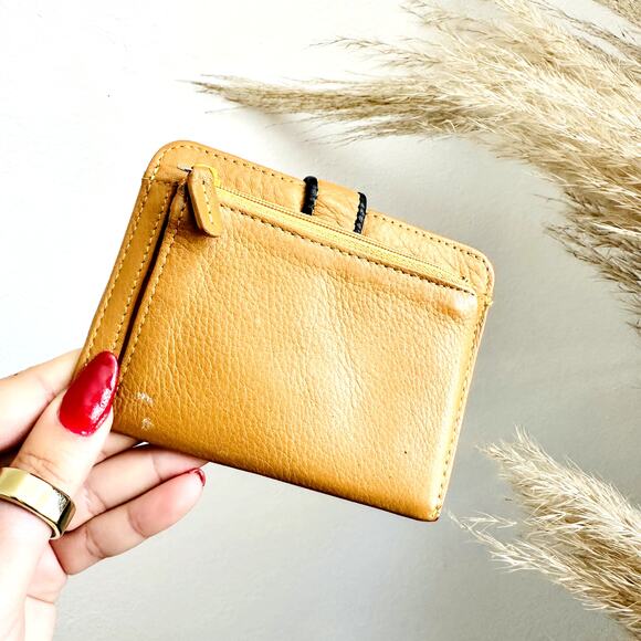 VINTAGE CLUB Brown Tan Leather Zipper Coin Purse Clutch Wallet Card Organizer - Picture 2 of 10